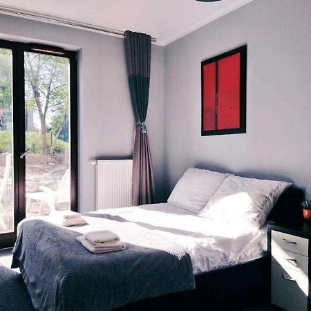 Airport Comfy Guest Home Varsóvia Exterior foto